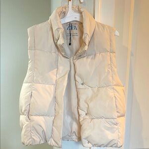 Zara Girls 11-12Y cream/white Puffer Vest